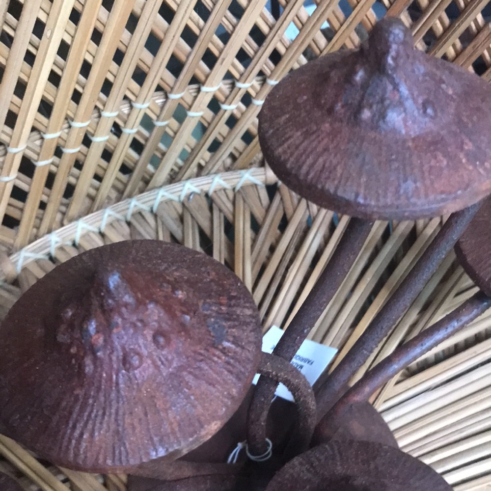 Anthropologie Whimsical Rustic Patina Iron Multiple Mushroom Tabletop Decor 🍄 - Picture 10 of 16